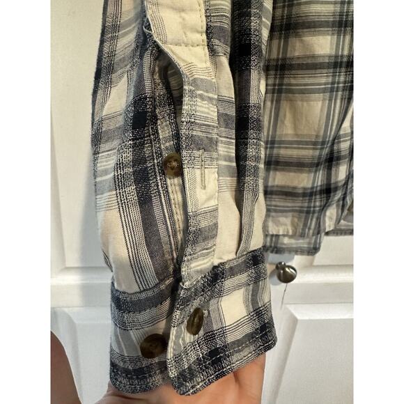 Carhartt Women’s Plaid Button Up Shirt Size Medium Folklore Camping Outdoor Work - Picture 5 of 11